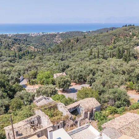 Priest's Traditional Mansion Holiday home *